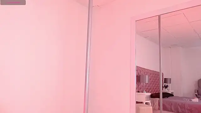 Coralgh  online show from 09.23.25