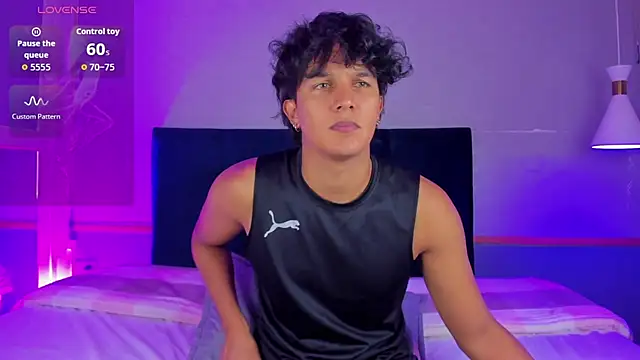 Leo Savage  online show from 09.17.25