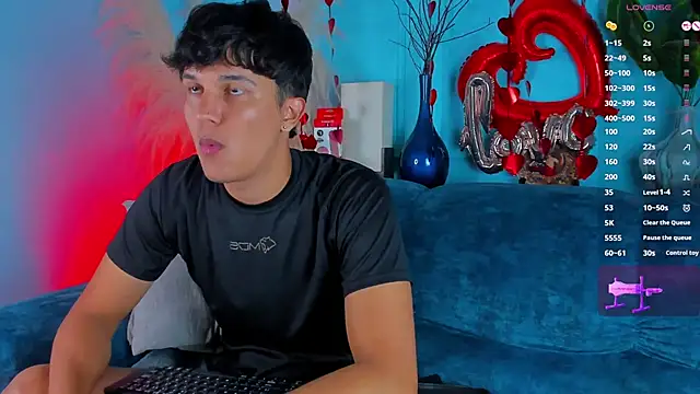 Snapshot of Leo_Savage_ chatting on 02.07.26 Leo Savage online show from 02.07.26