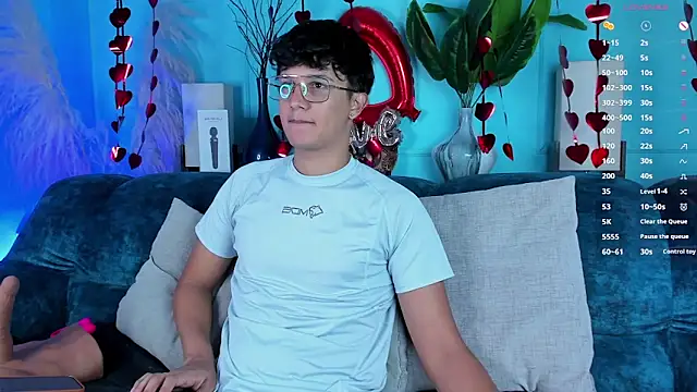 Snapshot of Leo_Savage_ chatting on 02.08.26 Leo Savage online show from 02.08.26