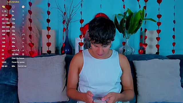 Snapshot of Leo_Savage_ chatting on 02.13.26 Leo Savage online show from 02.13.26