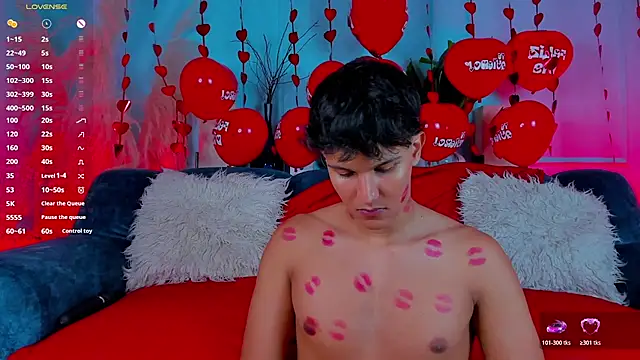 Snapshot of Leo_Savage_ chatting on 02.15.26 Leo Savage online show from 02.15.26