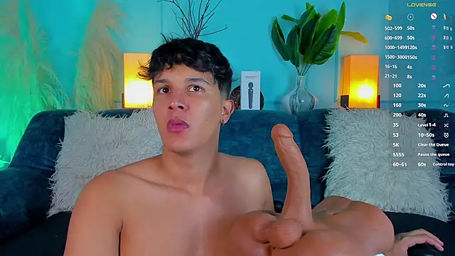 Snapshot of Leo_Savage_ chatting on 02.17.26 Leo Savage online show from 02.17.26