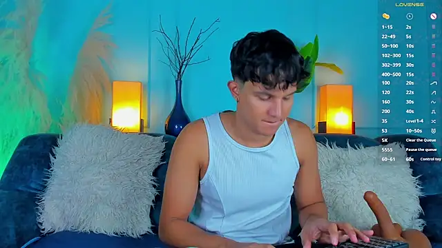 Snapshot of Leo_Savage_ chatting on 02.18.26 Leo Savage online show from 02.18.26