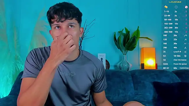 Snapshot of Leo_Savage_ chatting on 02.20.26 Leo Savage online show from 02.20.26