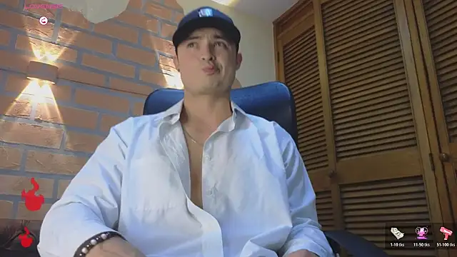 Snapshot of Alexander_ferre chatting on 05.17.26 Alexander ferre online show from 05.17.26