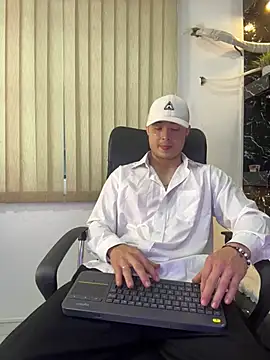 Snapshot of Alexander_ferre chatting on 05.31.26 Alexander ferre online show from 05.31.26