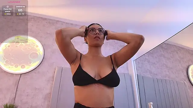 Snapshot of karla-ruiz chatting on 02.25.26 karla-ruiz online show from 02.25.26