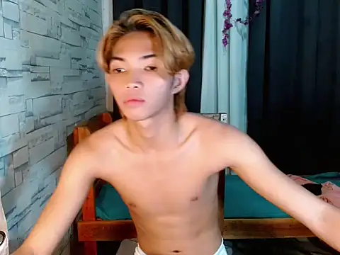 Snapshot of addicted_to_alex chatting on 02.18.26 addicted to alex online show from 02.18.26