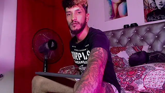 Snapshot of dex_55 chatting on 11.26.25 dex 55 online show from 11.26.25