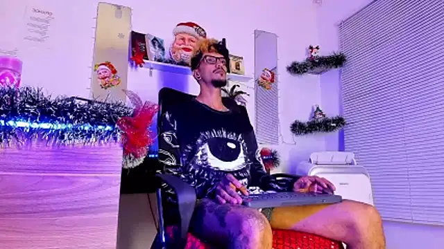 Snapshot of dex_55 chatting on 11.27.25 dex 55 online show from 11.27.25