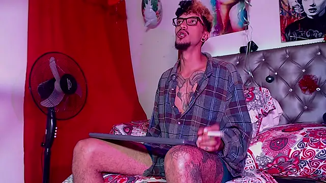 Snapshot of dex_55 chatting on 11.28.25 dex 55 online show from 11.28.25