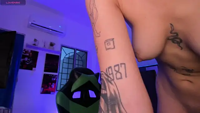 Snapshot of Jetf_Andrea chatting on 10.08.25 Jetf Andrea online show from 10.08.25