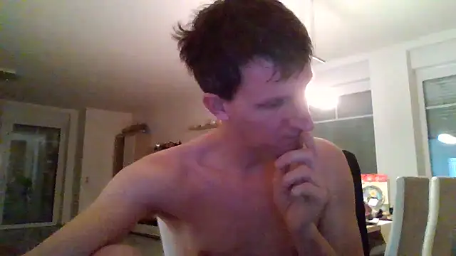 Snapshot of Trockenbau chatting on 12.18.25 Trockenbau online show from 12.18.25
