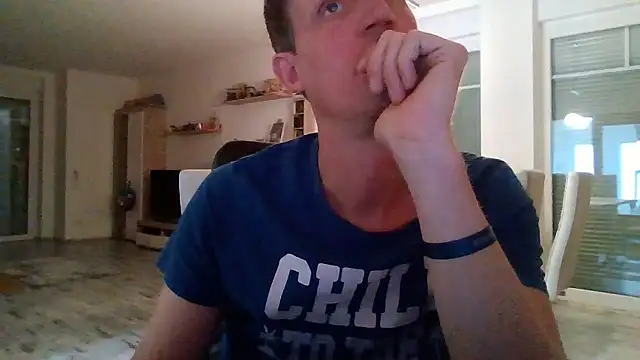 Snapshot of Trockenbau chatting on 06.17.26 Trockenbau online show from 06.17.26