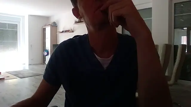 Snapshot of Trockenbau chatting on 06.18.26 Trockenbau online show from 06.18.26