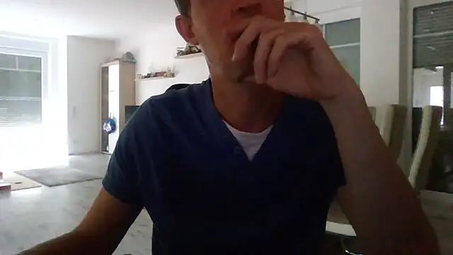 Snapshot of Trockenbau chatting on 06.18.26 Trockenbau online show from 06.18.26