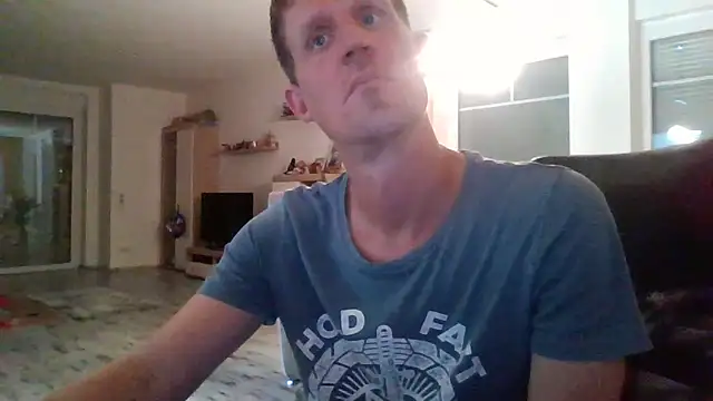 Snapshot of Trockenbau chatting on 06.19.26 Trockenbau online show from 06.19.26