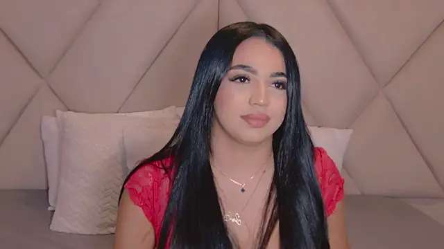 Snapshot of CharlotteeBrownn chatting on 04.24.26 CharlotteeBrownn online show from 04.24.26