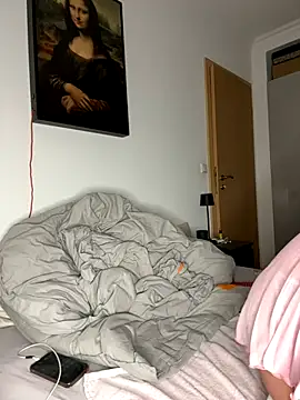 Snapshot of OliviaaFischer chatting on 11.14.25 OliviaaFischer online show from 11.14.25