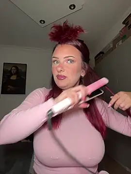 Snapshot of OliviaaFischer chatting on 12.20.25 OliviaaFischer online show from 12.20.25