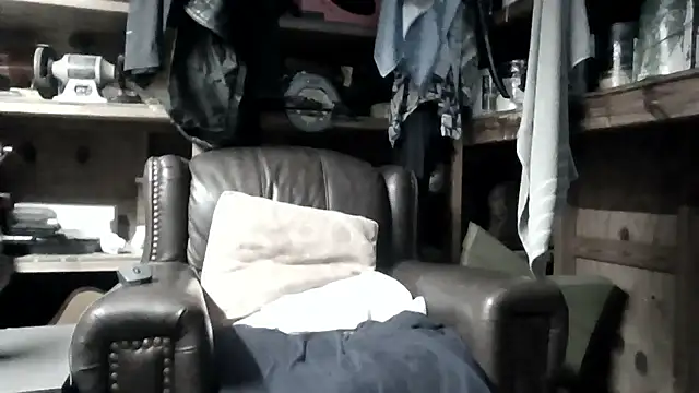 Snapshot of bmnn2244 chatting on 10.21.25 bmnn2244 online show from 10.21.25