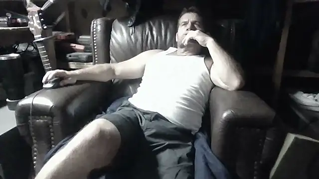 Snapshot of bmnn2244 chatting on 10.23.25 bmnn2244 online show from 10.23.25