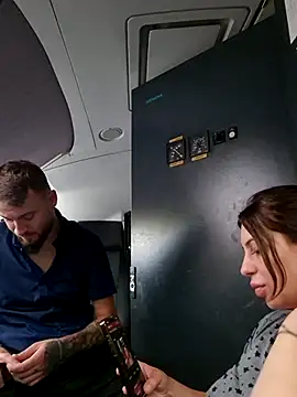 Snapshot of AlexAlice12 chatting on 10.04.25 AlexAlice12 online show from 10.04.25