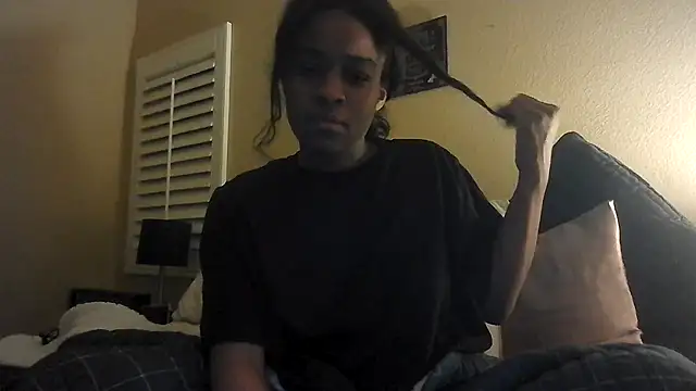 Marlowlovee online show from 07.10.26