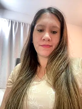 emma hot2006 online show from 10.22.25