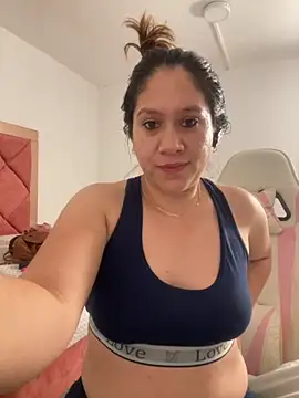 emma hot2006 online show from 11.24.25