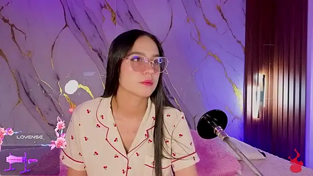 Snapshot of Emmiicute chatting on 02.16.26 Emmiicute online show from 02.16.26