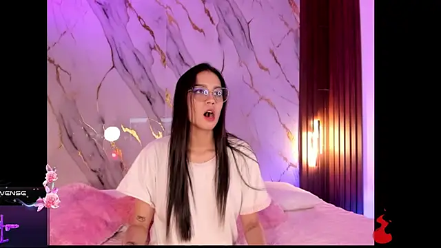 Snapshot of Emmiicute chatting on 02.18.26 Emmiicute online show from 02.18.26