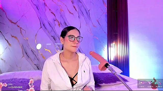 Emmiicute online show from 04.07.26