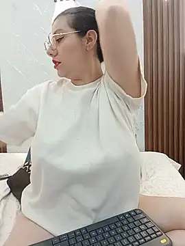 Snapshot of CarolinaMejia chatting on 07.12.26 CarolinaMejia online show from 07.12.26