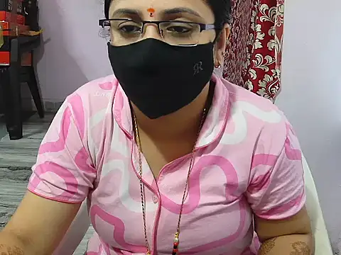 Snapshot of jannu6482 chatting on 11.29.25 jannu6482 online show from 11.29.25