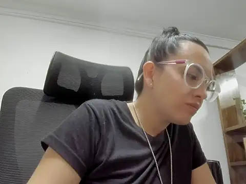 dalila macherano1 online show from 10.24.25