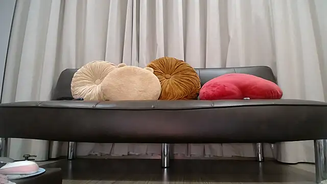 Liz Hu online show from 02.10.25