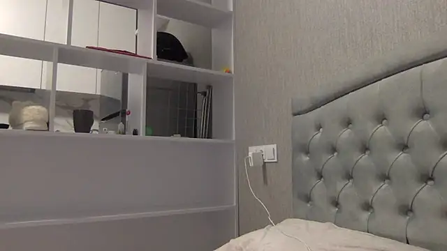 angelina sunshine online show from 10.31.25