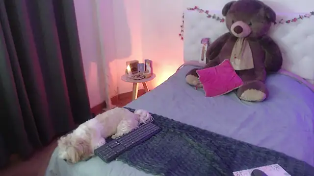 kylie444  online show from 10.30.25