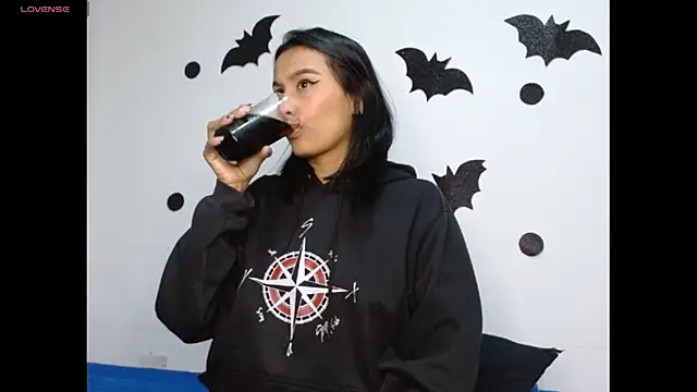 Gia Lee online show from 10.24.25