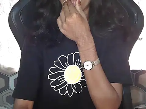 Richa Patel online show from 11.06.25