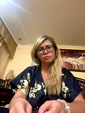 Crystal00Girl online show from 09.09.25