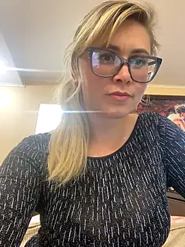 Crystal00Girl online show from 09.21.25