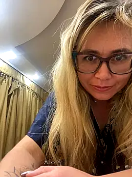 Crystal00Girl online show from 10.09.25