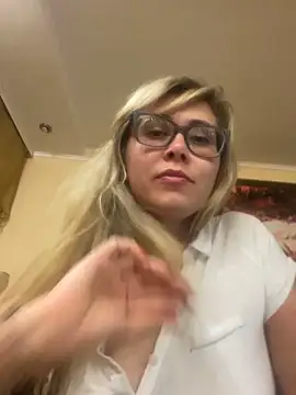 Crystal00Girl online show from 10.12.25