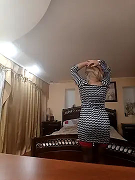 Crystal00Girl online show from 10.21.25