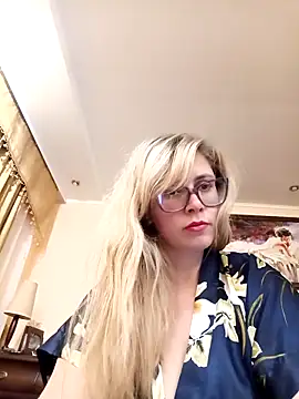 Crystal00Girl online show from 10.23.25