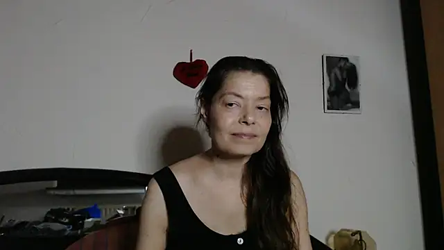 Snapshot of SexySarah177 chatting on 06.20.26 SexySarah177 online show from 06.20.26