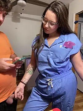 Mommasaurrex online show from 09.15.25